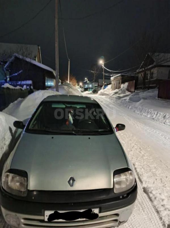 Продам Рено Клио 2, в рабочем состоянии, сборка Франция, имеется Гур, кондиционер, подушки безопасно - Медногорск