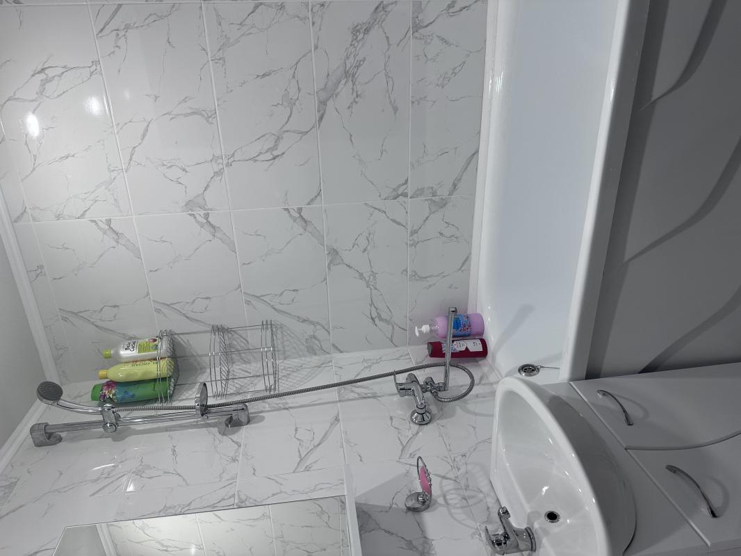 Сдаётся 1-комнатная квартира на длительный срок. - Новотроицк