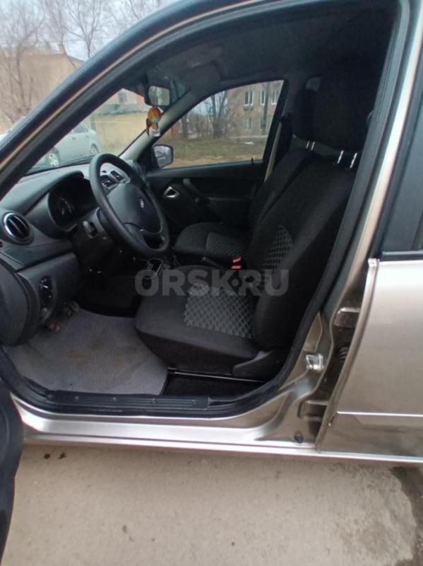 отличное  состояние  2 подушки безопасности пробег реальный  подогревы кондиционер  повторно не окра - Орск