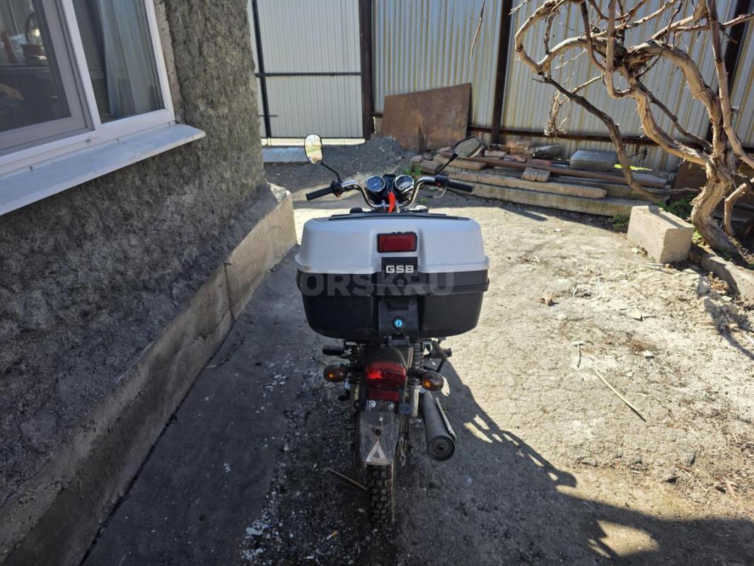 Продам мопед венто рива рх пробег 250км,кофр,плюс два новых шлема.70 000 - Орск