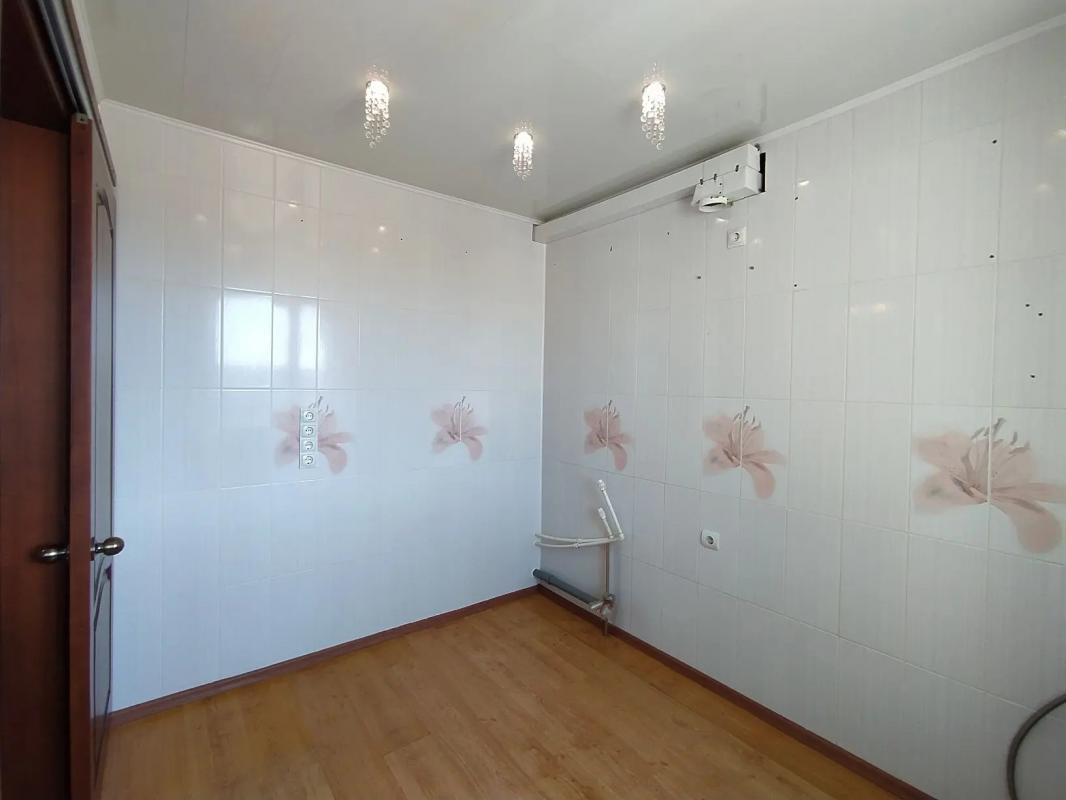 ПРОДАЁТСЯ УЮТНАЯ 2-Х КОМНАТНАЯ КВАРТИРА, С УЗАКОНЕННОЙ ПЕРЕПЛАНИРОВКОЙ, ПО АДРЕСУ: 
Г. - Новотроицк