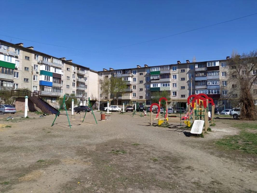 ПРОДАЁТСЯ УЮТНАЯ 2-Х КОМНАТНАЯ КВАРТИРА, С УЗАКОНЕННОЙ ПЕРЕПЛАНИРОВКОЙ, ПО АДРЕСУ: 
Г. - Новотроицк