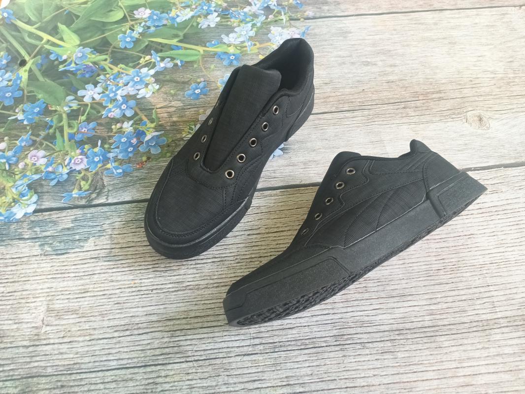 Очень много обуви по самым демократичным ценам, пишите в личные сообщения или в Макс. - Новотроицк