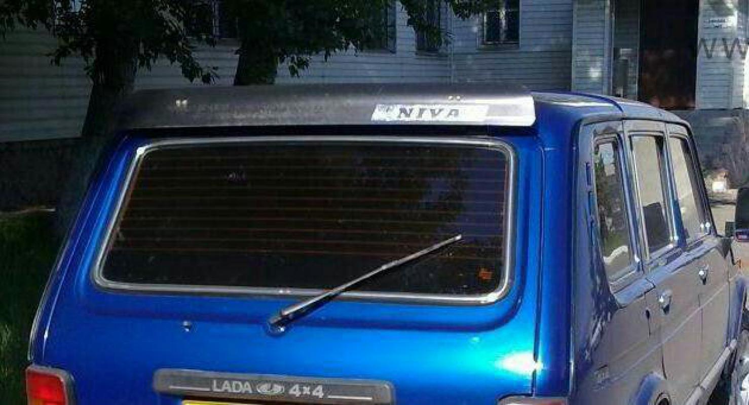 Продам металлический спойлер на ваз 2104 или ваз 2121 без креплений, недорого - Новотроицк