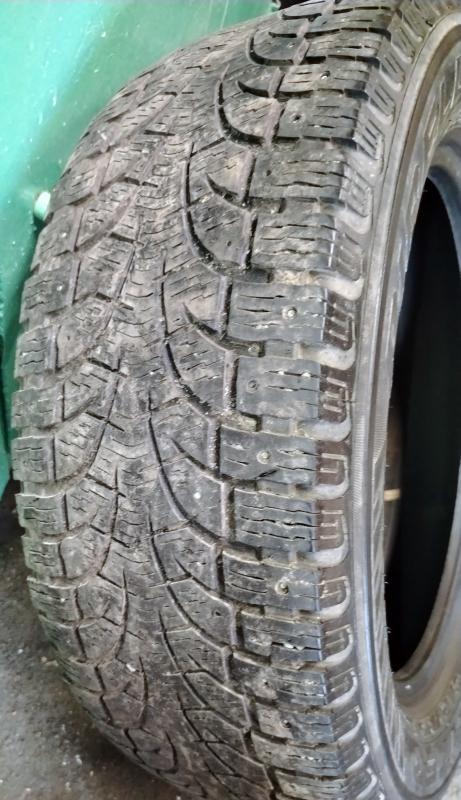 Продам комплект зимней резины PIRELLI winter 255/55/r18
Шипы повылетали, возможно для езды летом. - Новотроицк