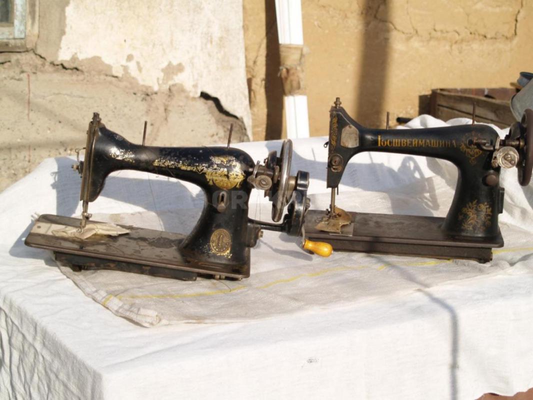 Швейные машинки Зингер и Госшвеймашина, раритет  цена  за  обе - Орск