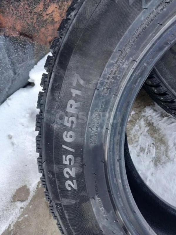 Продам в хорошем состоянии б/у зимнию резину 225/65 R17 4 штуки за 16000 - Орск