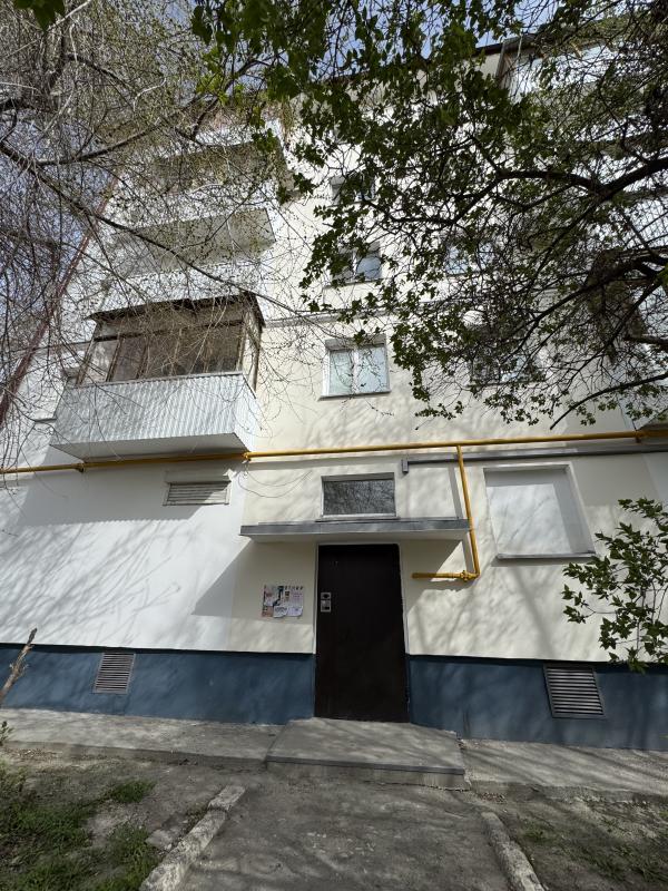 Продаётся уютная трёхкомнатная квартира площадью 54.7 квадратных метров, расположенная на Советской - Новотроицк