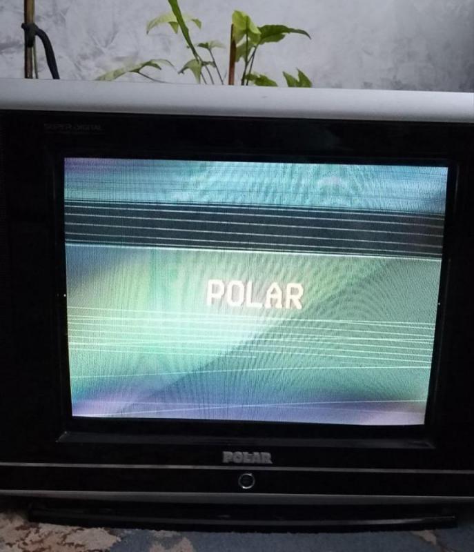 Телевизор б/у (не знаю что с ним)
Работал хорошо, после переезда - экран или включается или как на - Орск