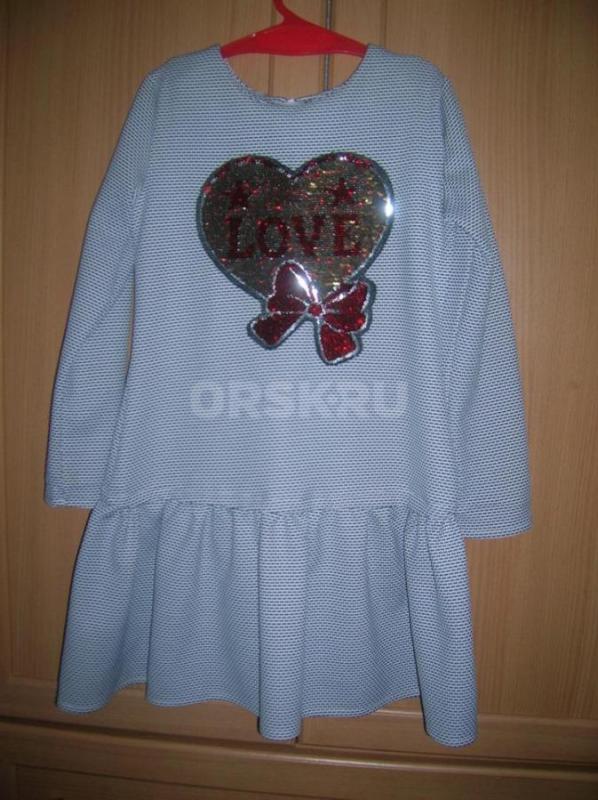 Платья р.135-140, одеты по 1 разу на мероприятия, по 500 руб.+ шорты р.140 в подарок ( вещи в отличн - Орск