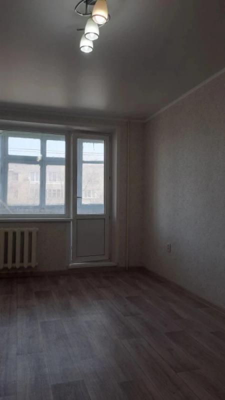 1 собственник, капитальный ремонт, все поменяно, медная проводка, стены пол выровнены, линолиум, две - Новотроицк