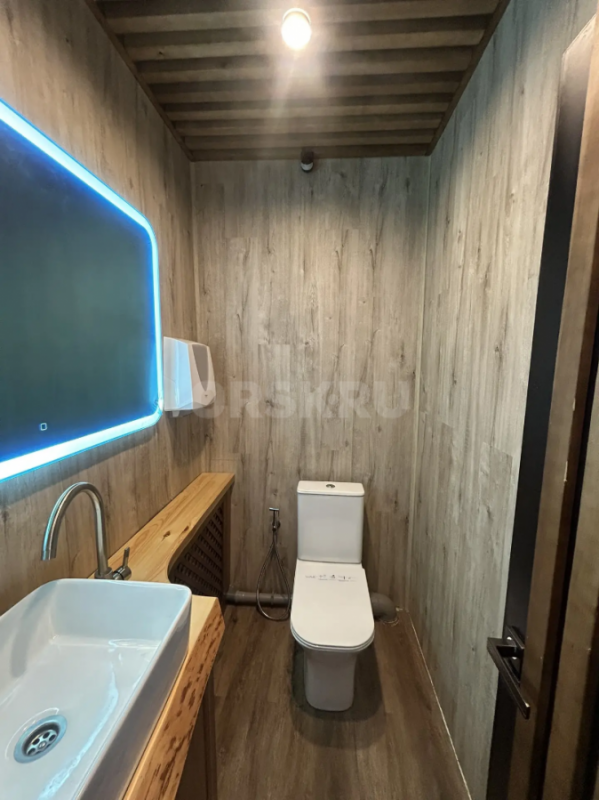 Продам отдельно стоящее здание по ул. - Орск