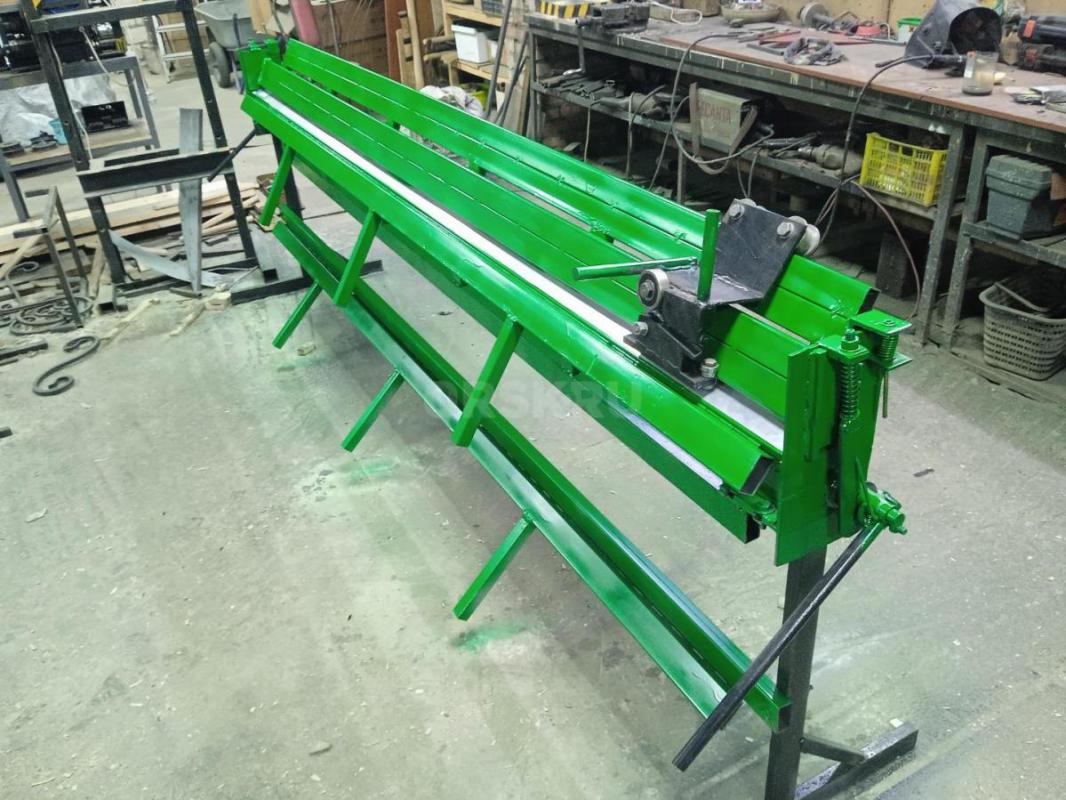 продам листогиб 3 в 1 с отрезным ножом
для изготовления кровельных изделий
конки откосы подоконник - Орск