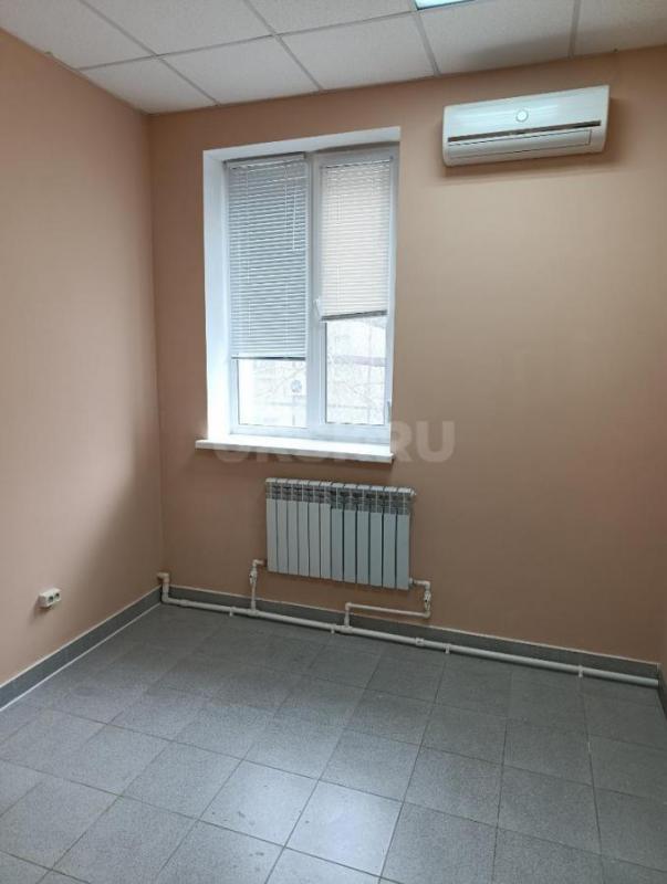 Кабинеты два по 12 м2 , один 15 м2 в отдельно стоящем 2-ух этажном здании под любой вид деятельности - Орск