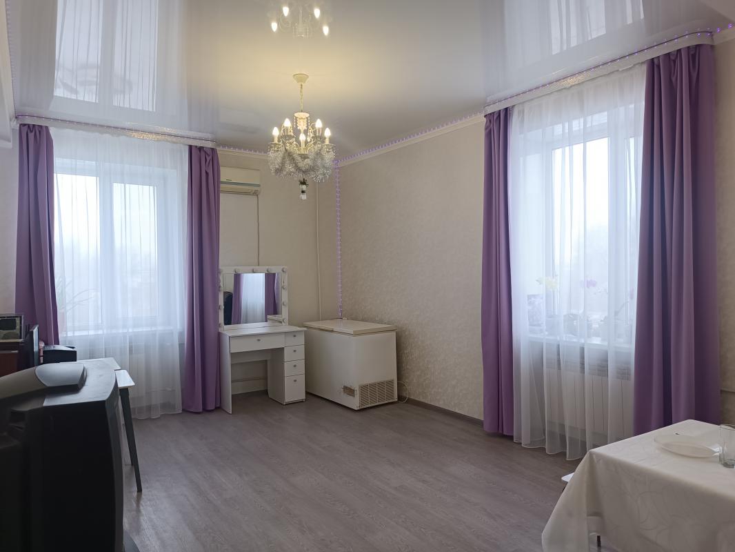 Продается комфортная 3-х комнатная квартира старого типа с нестандартной планировкой. - Новотроицк