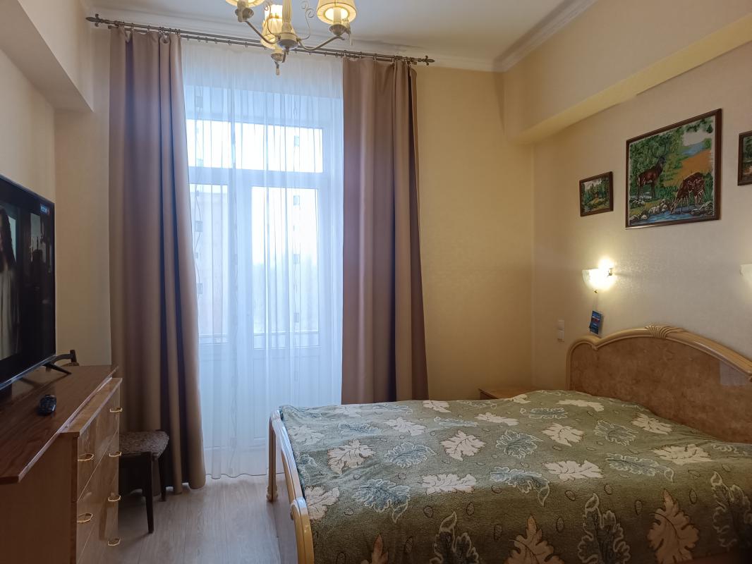 Продается комфортная 3-х комнатная квартира старого типа с нестандартной планировкой. - Новотроицк