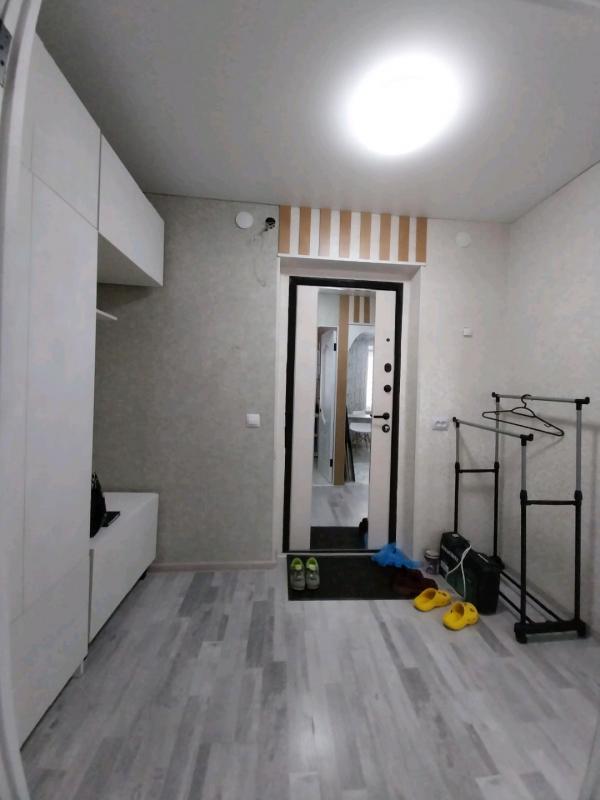 Продается 1-комнатная квартира  с евроремонтом по адресу:  г. - Новотроицк