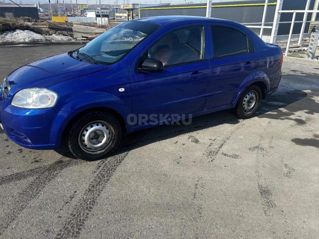 Продам отличную машину на отличном ходу двигатель коробка  , ходовая на 5из5 не гремит не трещит не - Орск