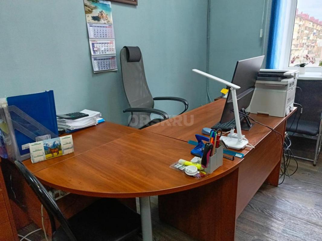 Продам два офисных стола, в хорошем состоянии - Орск