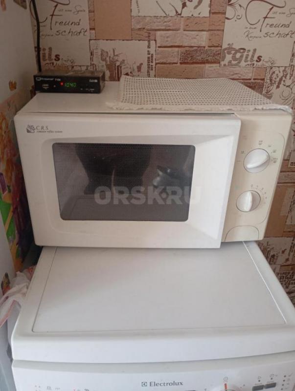 Продам обеденную зону и кухонный гарнитур б/у. - Новотроицк