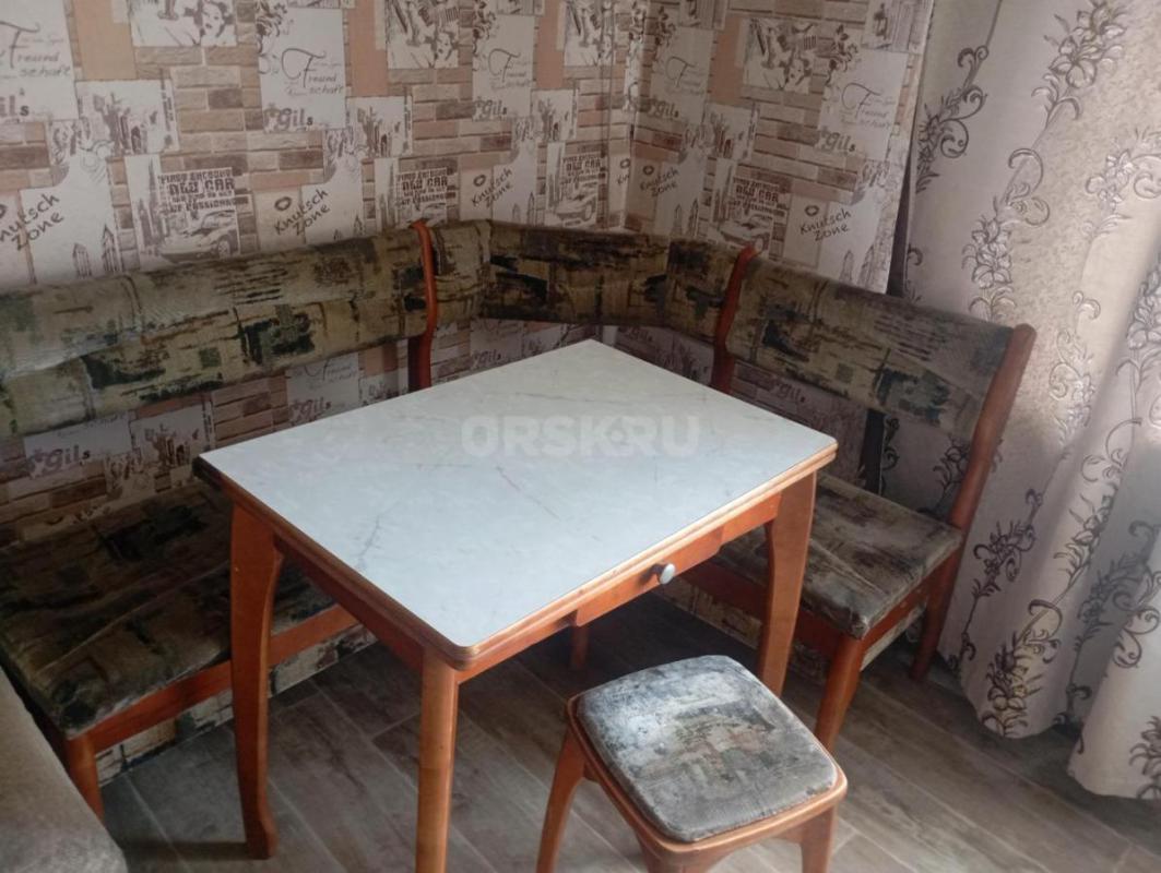 Продам обеденную зону и кухонный гарнитур б/у. - Новотроицк