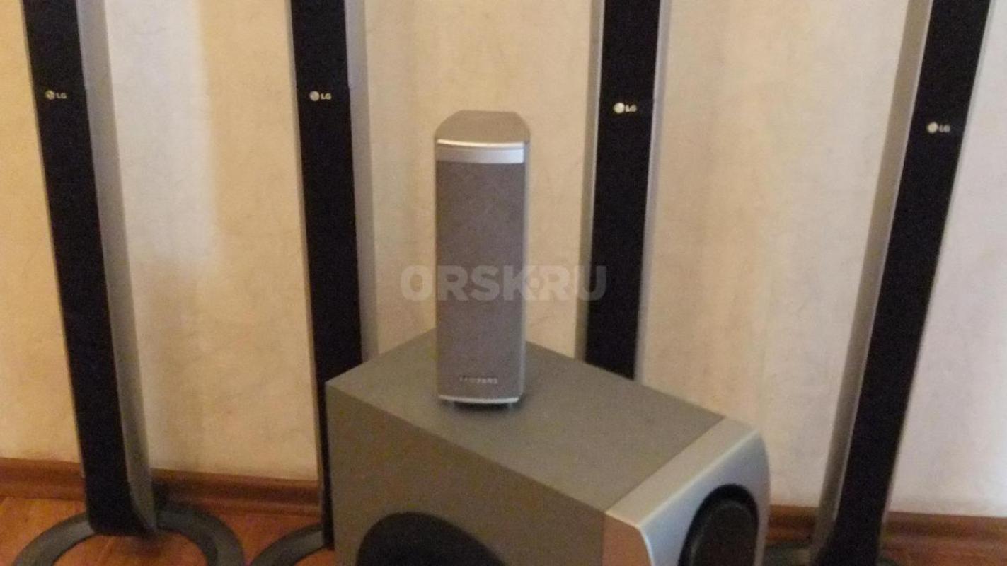 Акустические колонки от домашнего кинотеатра LG в отличном рабочем состоянии. 4 колонки высотой 1м. - Орск