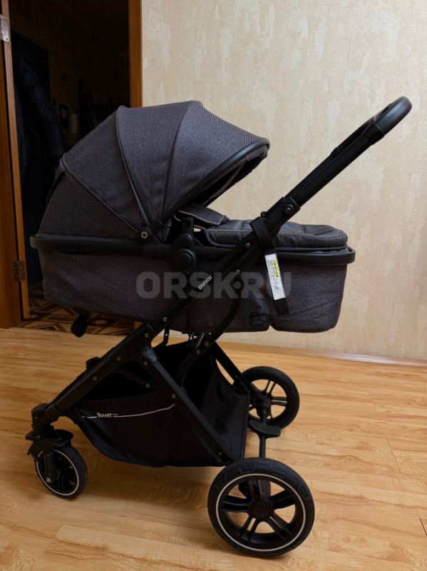 Продам коляску-люльку 2в1 от 0-3 лет 
Использовалась один сезон 
В отличном и чистом состоянии, вс - Орск