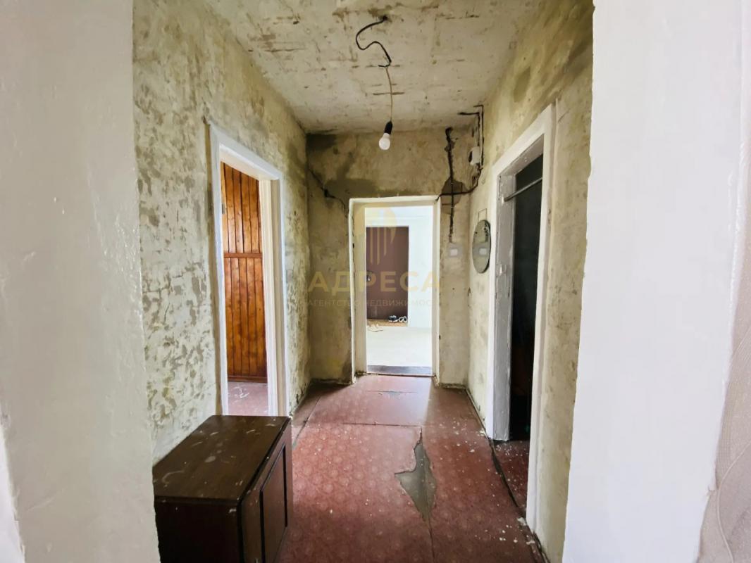 Продается 4 комнатная квартира площадью 64 кв. - Красный Коммунар