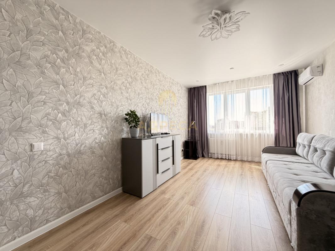 Продаётся тёплая, уютная квартира с удобной планировкой, общей площадью 38 кв. - Оренбург