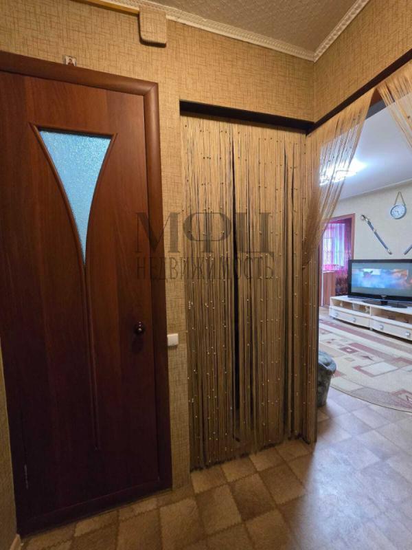 Продается отличная теплая квартира по адресу Шелухина 8 на 2 этаже. - Орск