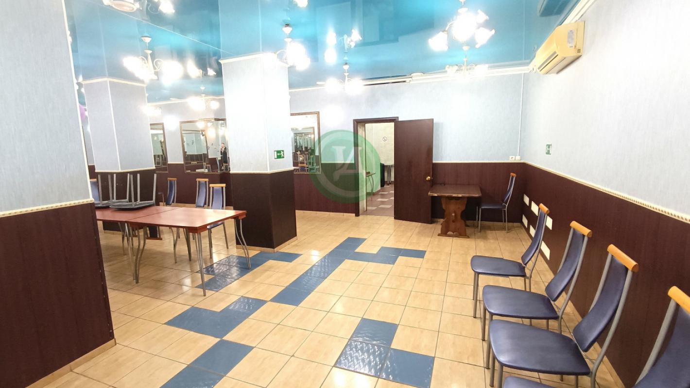 Продам нежилое помещение в котором расположен банкетные залы &laquo;Товиус&raquo;, город Орс - Орск