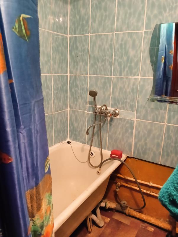 Квартира в хорошем состоянии с мебелью, близко от ост."Новотроицк", рядом магазины, во дво - Новотроицк