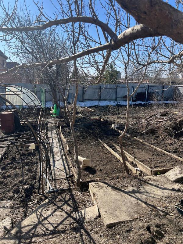 Требуется помощник в огород прополоть землю. - Новотроицк