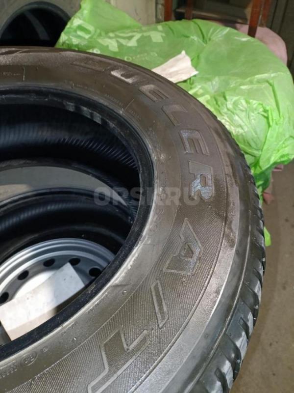 Стояли на Прадо и фортюнер
Продам:
2балона Bridgestone dueler A/T
265/65/17 (20 -21 год)
5тр. - Новотроицк