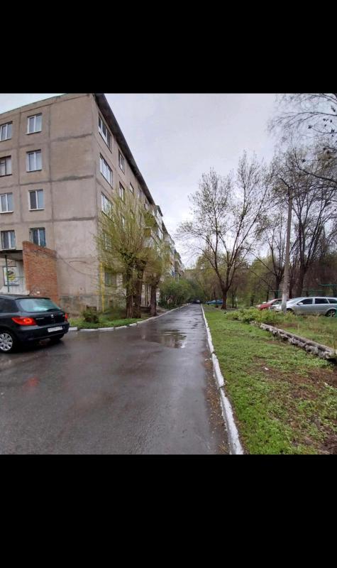Продается двухкомнатная квартира с мебелью и качественным евро ремонтом, 
по адресу: г. - Новотроицк