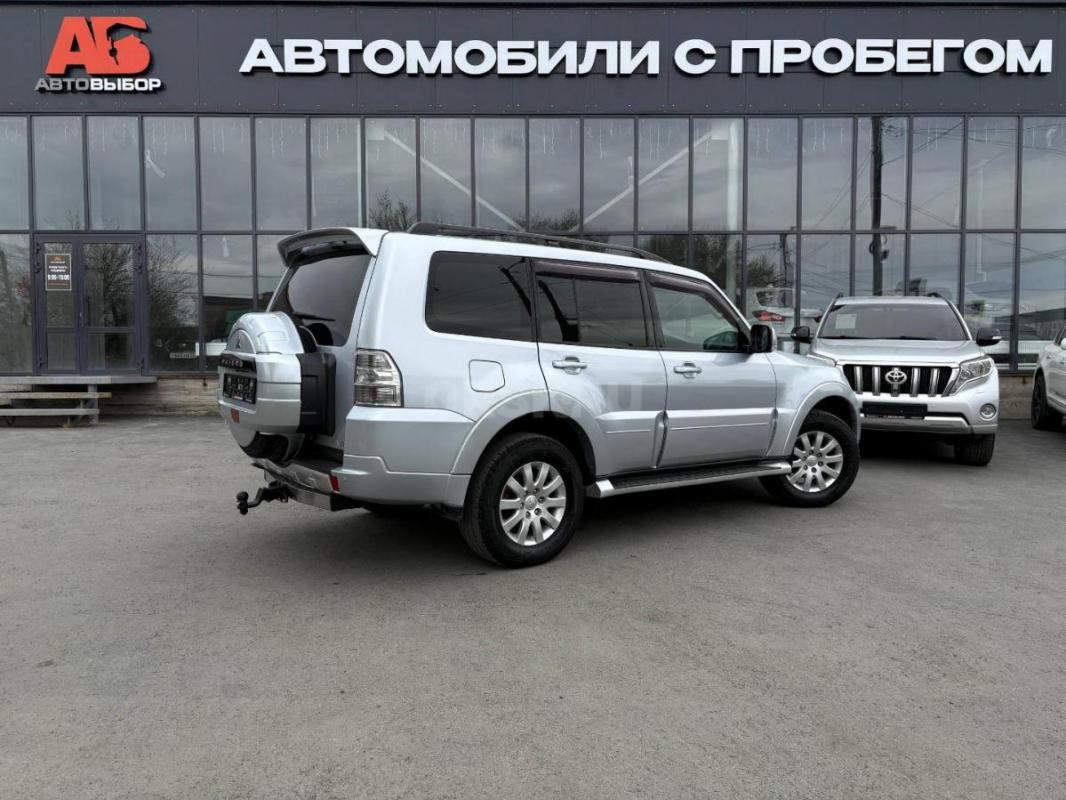 Двигатель 3.0 АТ (178 л. с.) 
 Автоматическая КПП 
 7 - ми местный салон
 Кондиционер  
 Юридиче - Орск