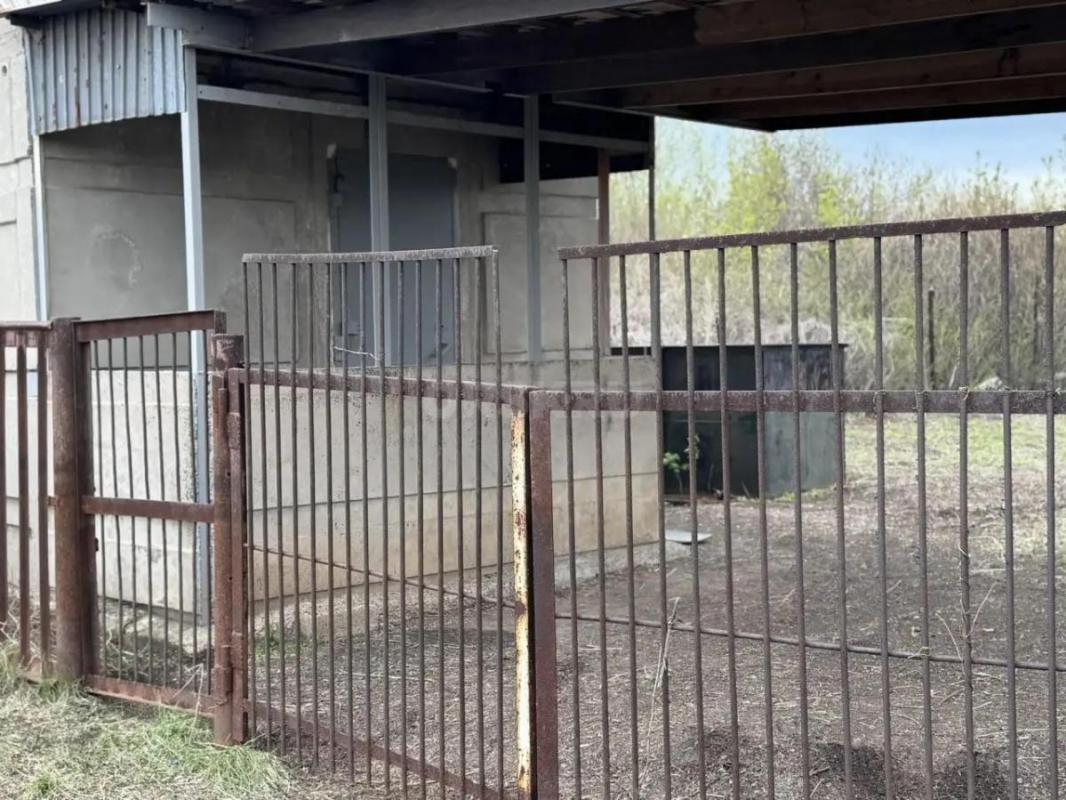 Участок находиться в нст Ника-22 , район зеленхоза, удобный подъезд на автомобиле, 10мин от остановк - Орск