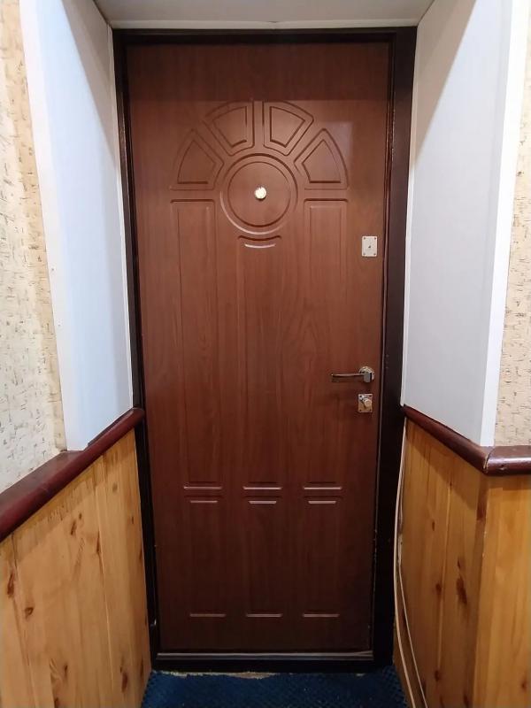 ПРОДАËТСЯ 2-Х КОМНАТНАЯ КВАРТИРА, НА 1 ЭТАЖЕ, 5-ТИ ЭТАЖНОГО КИРПИЧНОГО ДОМА. - Новотроицк