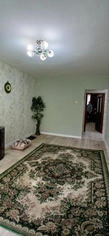 Предлагаем Вашему вниманию светлую уютную квартиру  с хорошими ремонтом по приемлемой цене
• г. - Новотроицк