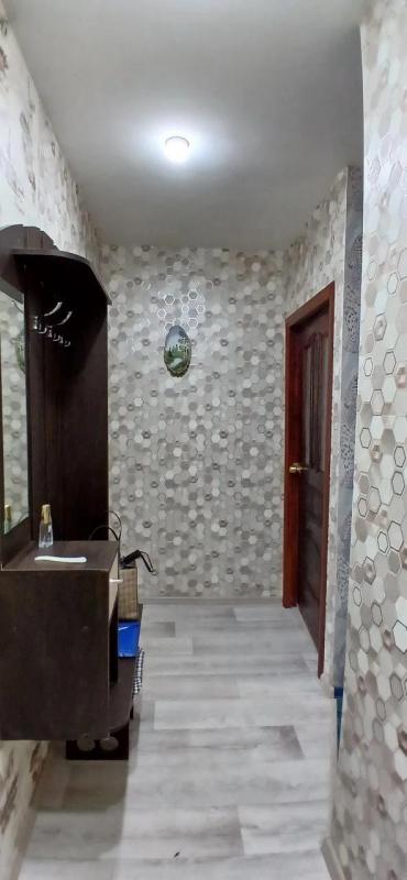 Предлагаем Вашему вниманию светлую уютную квартиру  с хорошими ремонтом по приемлемой цене
• г. - Новотроицк