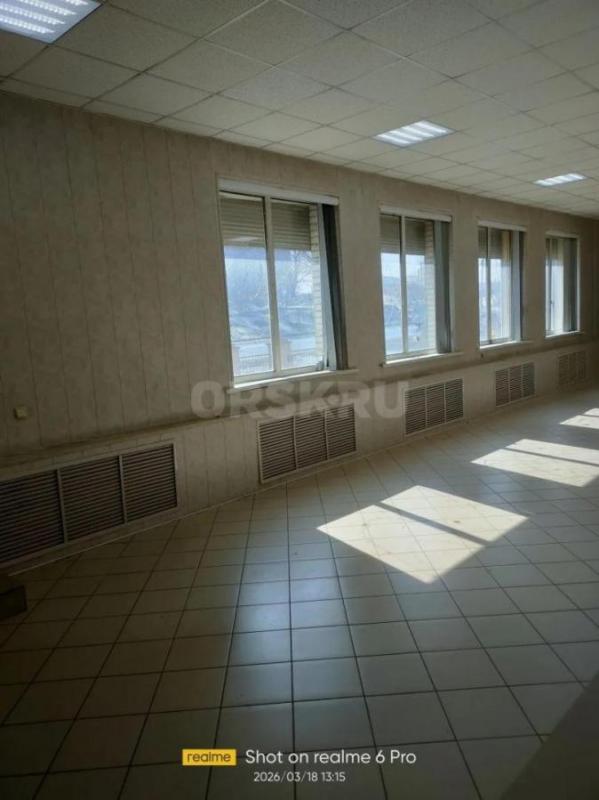 Сдам в аренду магазин, состоящий из двух помещений -250 и 120 кв. - Орск