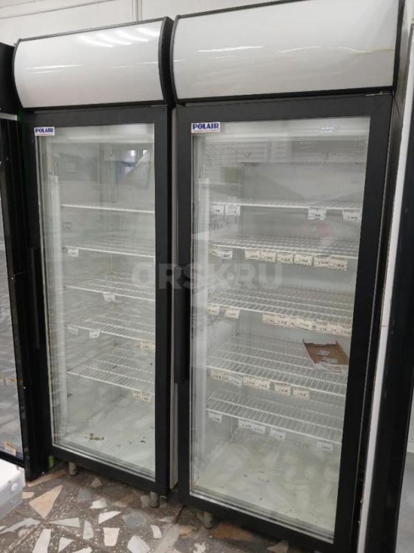 Продам холодильные шкафы-витрины 3шт по 45000 руб. - Орск