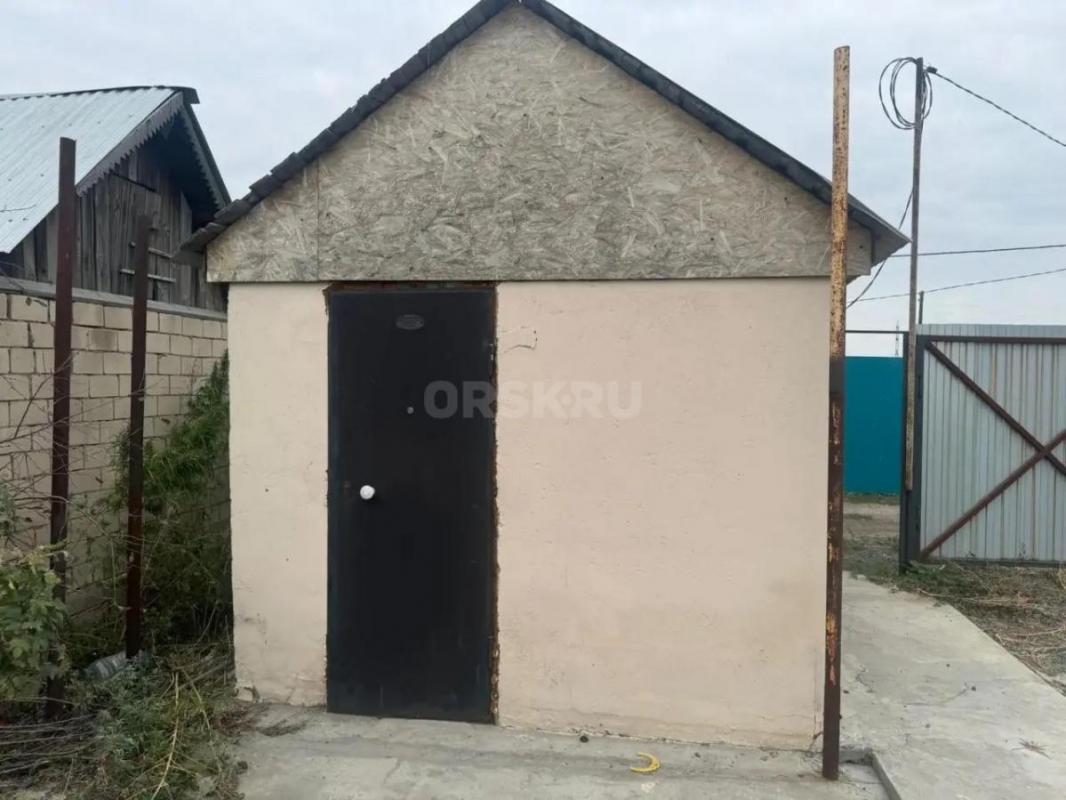 Продам дачу в СНТ урожай 
Находится по улице Энергетиков 
Около Агро цветов около теплиц 
Рядом - Орск