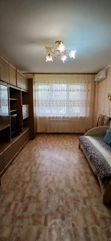 Предлагаем Вашему вниманию светлую уютную квартиру  с хорошими ремонтом по приемлемой цене
• г. - Новотроицк