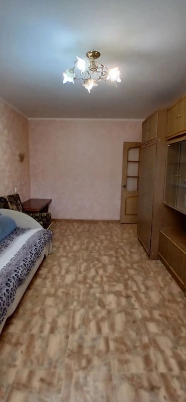 Предлагаем Вашему вниманию светлую уютную квартиру  с хорошими ремонтом по приемлемой цене
• г. - Новотроицк