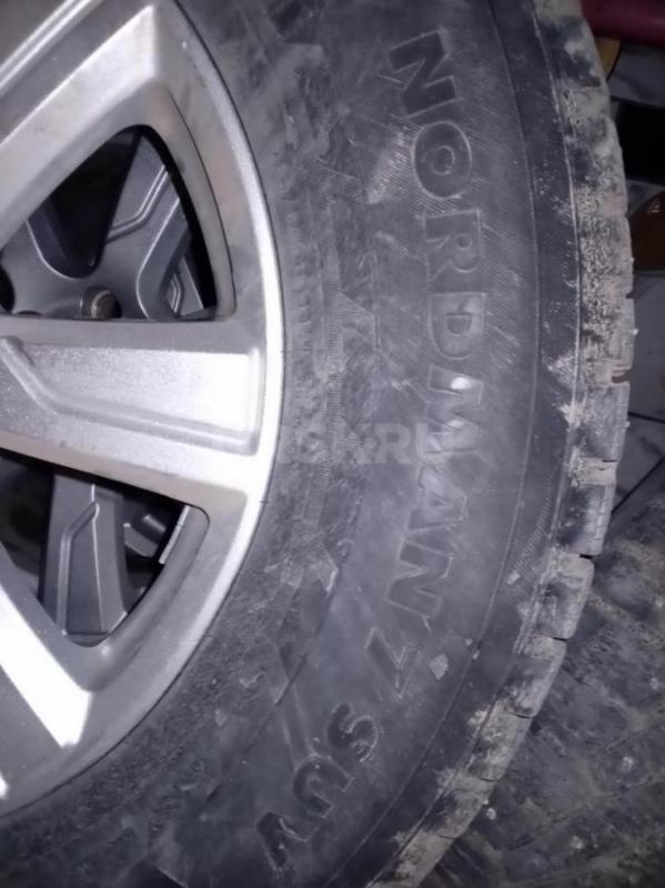 Продам комплект зимних колёс в сборе 285/60R18 - Орск