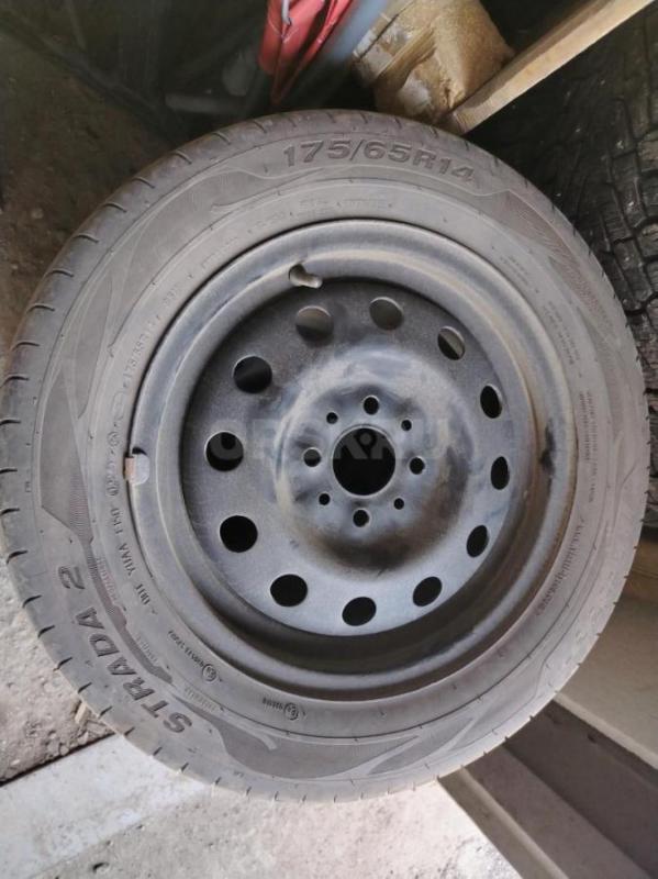 Комплект летних колёс в сборе на ВАЗ 175/65 R14 Viatti Strada в хорошем состоянии, разболтовка 4 х 9 - Орск