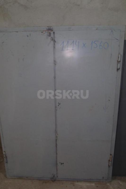 Продам металлическая дверь 930х2100х5мм. с замком --4500 руб. - Орск