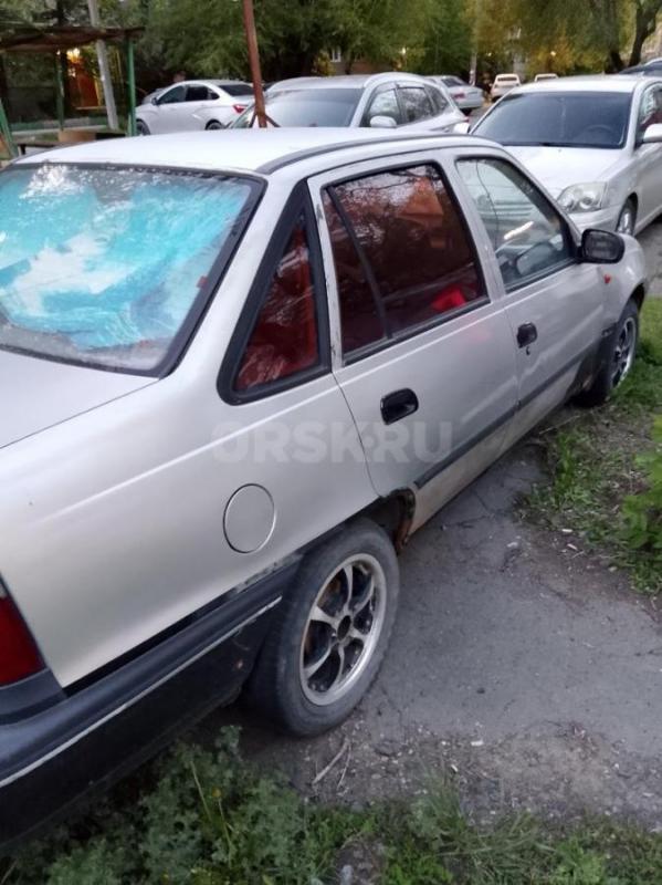 Продам Дэу Нексия 2003г,расходует масло,дымит,торг! - Орск