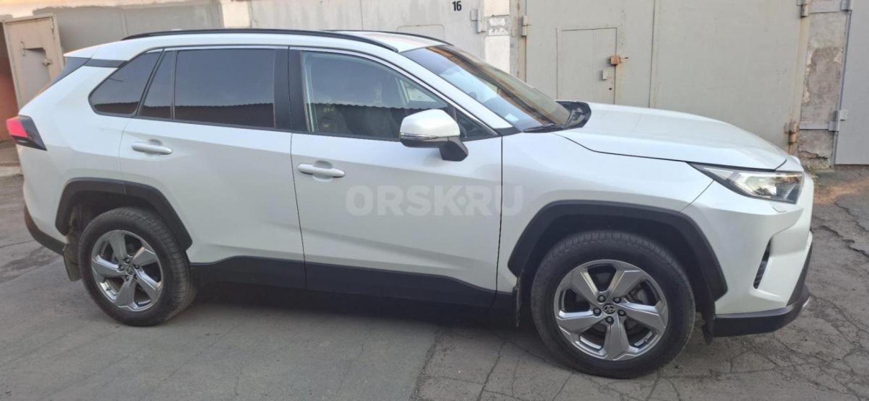 Продам Toyota Rav4 (Тойота Рав4), не бит не крашен,  гаражное хранение, 1 собственник,  куплена: окт - Орск